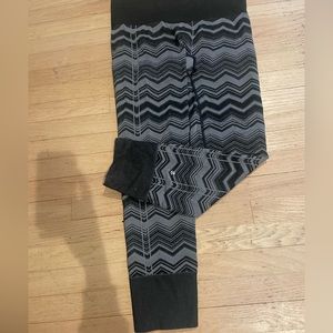 Size 6, Thick Lululemon leggings! Used condition! Super cute and warm.